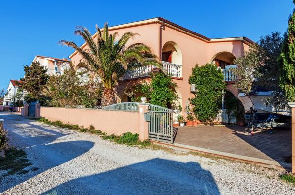 Villa Mare Apartments, Book Lejlighed Hoteller i Zadar County med pool, Swimmingpool