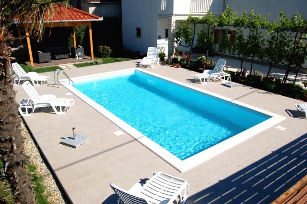Filipovic Apartments with Pool, Book Lejlighed Hoteller i Zadar County med pool, Swimmingpool