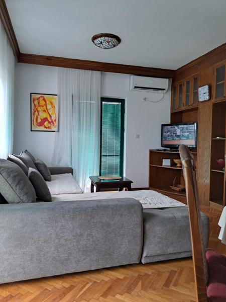 Djukanovic Apartments, Book Lejlighed Budva hoteller med parkering, Parkering
