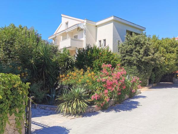 Lenka Apartments I, Book Lejlighed Hoteller i Zadar County med pool, Swimmingpool