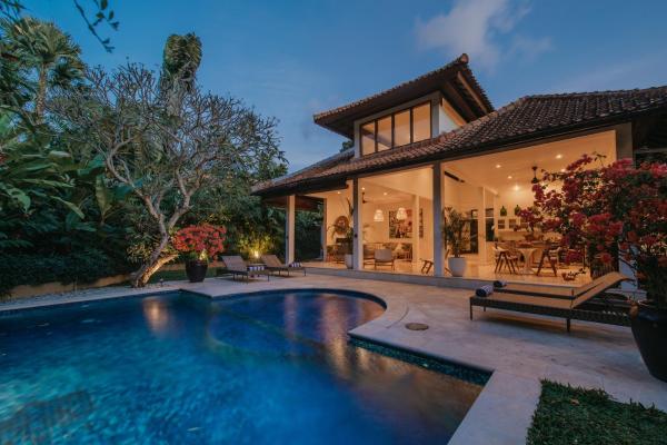 Villa Eight