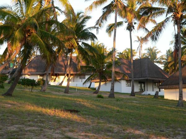 Blue Moon Beach Holiday Resort, Book Ferieresort Gudze Inhambane