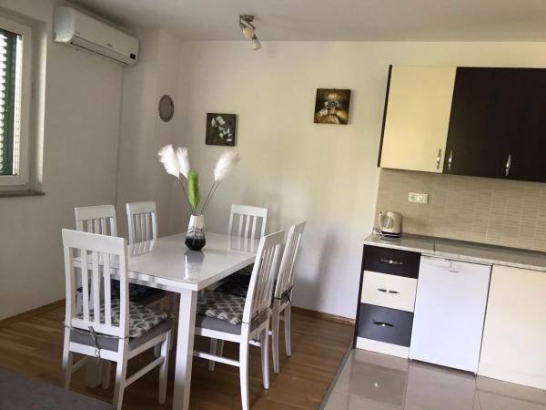 Apartmani Selce, Book  Kvarner hoteller med parkering, Parkering