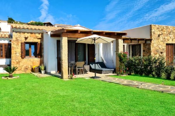 Villa vista pineta - 90 mt dalla spiaggia, Book Villa Budoni Sardinia South