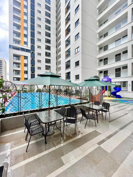 Elegant luxury three bedroom apartment with swimming pool fully equipped gym children playing ground ample parking space and amazing scenic view, Book Lejlighed Nairobi Nairobi