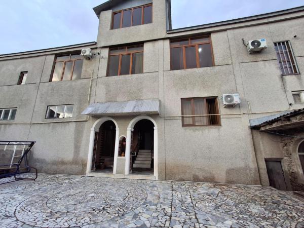 Yerevan Guesthouse, Book  Aghk'ilisa Geharkunik region