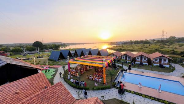 Signature Resort, Book  Rāipur New Delhi
