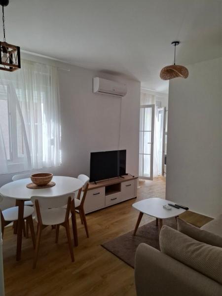 Apartmani Zuta, Book  Cetinje 