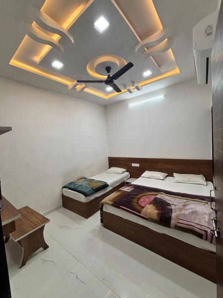Shree Vishwakarma place, Book  Rajasthan hoteller med parkering, Parkering