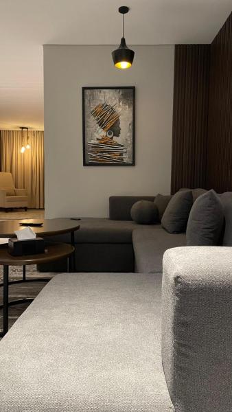 AVENAIR LUXURIOUS EXECUTIVE APARTMENTS By ALVIS SUITE, Book Lejlighed Lahore Pakistan