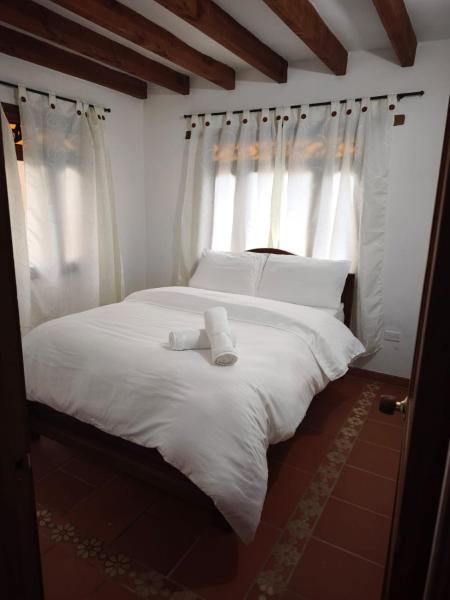 Villa Alicia, Book  Boyacá hoteller med parkering, Parkering