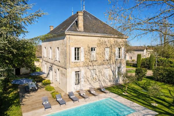 Villa dArmens élégance et charme, près de St-Émilion, Book  Saint-Hippolyte 