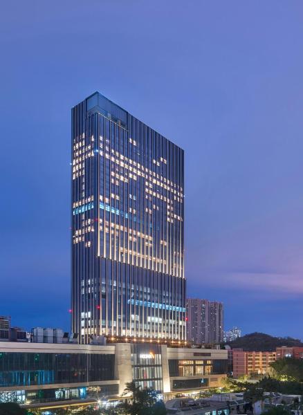 RARA Esports Hotel-Nanping Wanda Plaza ,Close to HongyaCave and Jiefangbei, Metro Line 3 direct to Jiangbei International Airport just outside the hotel,Free laundry service and 24H butler service available, Great for both sightseeing and esports gaming, Book  Hoteller i Chongqing Area med parkering, Parkering