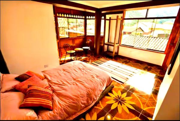Master Suite w Private Bath in Brand New Pisac Guesthouse & CoLiving Space, Book  Pisac 