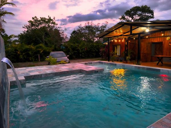 Villa Libu, Private Pond & Pool, 20min Fortuna, Book  Angeles hoteller med parkering, Parkering