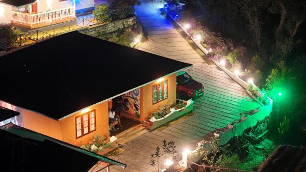 Mistyvalley Mud House, Book  Marayoor New Delhi