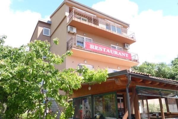 Apartments with parking space Senj - 25395, Book Lejlighed Kvarner hoteller med parkering, Parkering