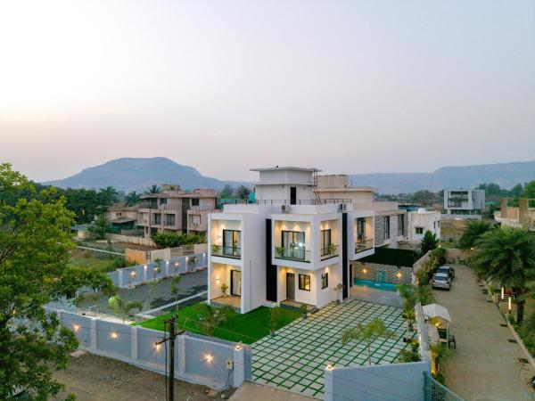The White Casa Villa 4 BHK Private Pool Villa, Book  Hoteller i New Delhi med pool, Swimmingpool