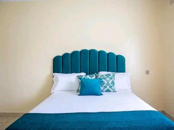 Cozy Corner Monavale, Book  Harare Zimbabwe