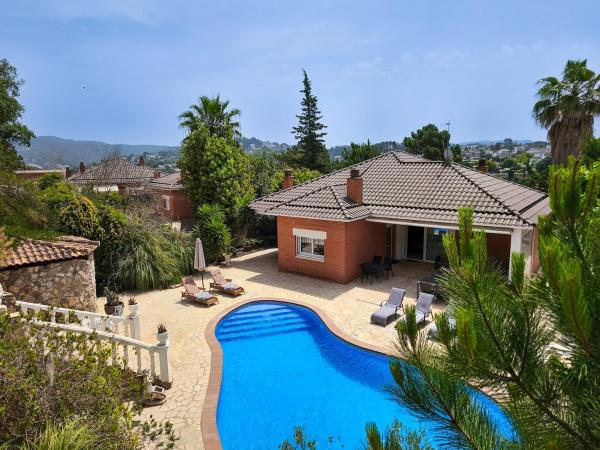 Villa Vío, 8-10 pers, big family villa with amazing private pool, Book  Lloret de Mar Costa Brava
