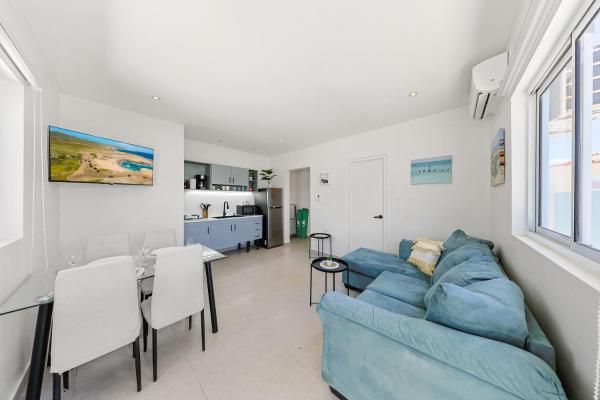 Villa Sirena Azul Apt 3, Book  Hoteller i Palm-Eagle Beach med parkering, Parkering