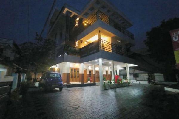 Namasthe Holistic wellness Retreat Cochin Only for Ayurveda and Yoga Wellness Stay, Book  Hoteller i Alwaye med parkering, Parkering