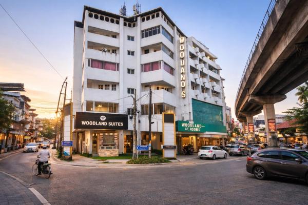 WoodLand Suites, Book  Kochi New Delhi