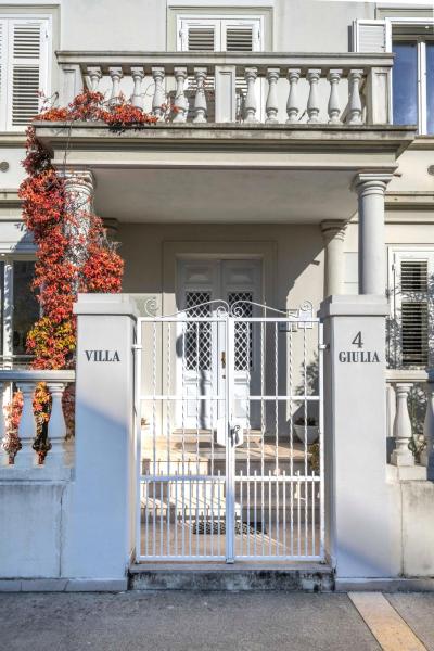 Residence in Villa Giulia, Book  Grado 