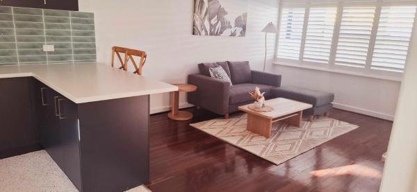 Relaxing Apartment in Rockingham - Hosted by Canstay, Book Lejlighed Western Australia hoteller med parkering, Parkering