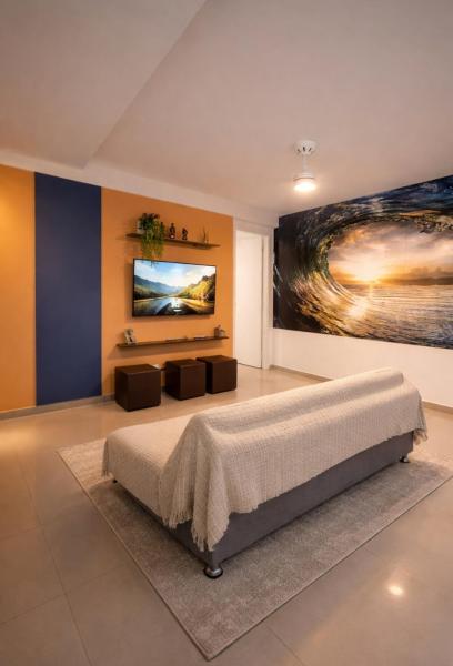 Apartamento com varanda, acomoda 6, vaga, Wi-Fi, 1 minuto da Praia a pé, Book  Rio de Janeiro State Rio de Janeiro