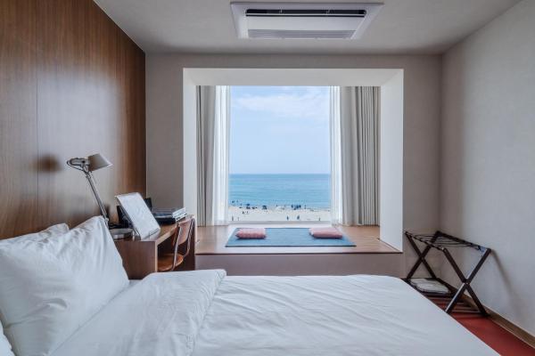 Cabinet 캐비넷 양양, Book  Yangyang 