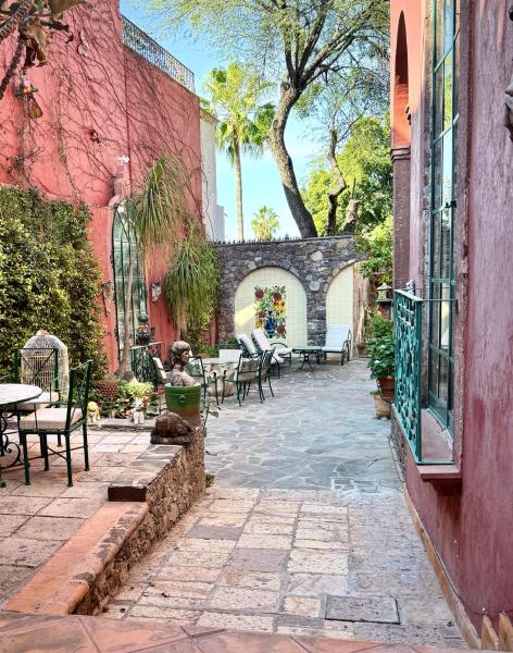 Casa Kristina SMA, Book  San Miguel de Allende 