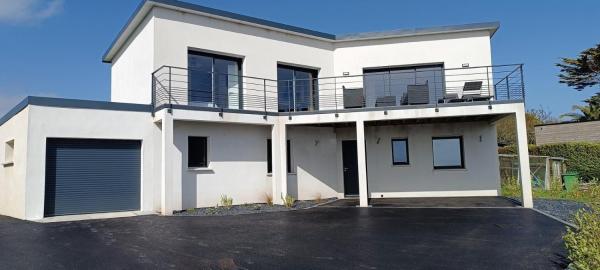 Villa Tregana Beach, confort et immersion dans un paysage idyllique, Book  Bretagne hoteller med parkering, Parkering