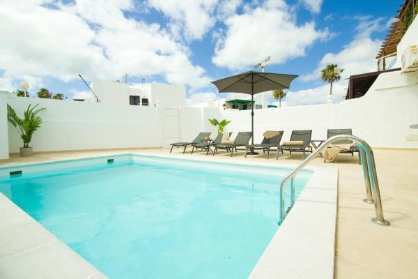 Villa Lux - By AZ Rentals, Book  Hoteller i Canary Islands med pool, Swimmingpool
