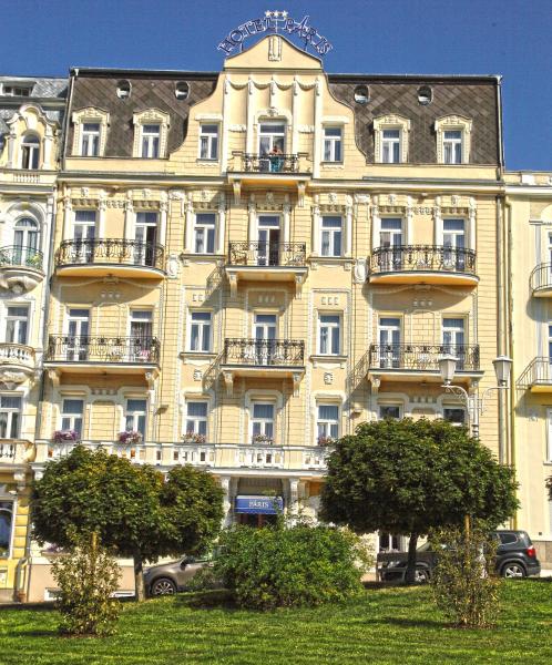 Hotel Paris, Book  Hoteller i Central Bohemia med parkering, Parkering