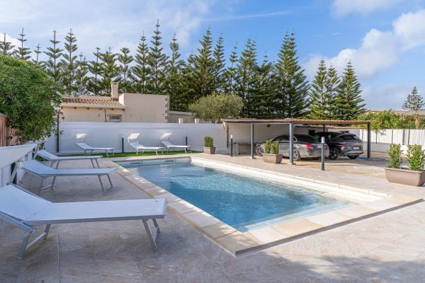Villa Gardenia - Private Pool, Book  Sicilien hoteller med parkering, Parkering