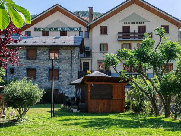 Hotel Acebo & Natura, Book  Aragonien hoteller med parkering, Parkering