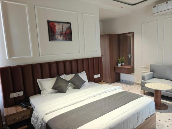 Hotel Natraj Sirsa, Book  Sirsa 