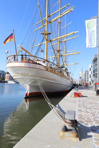 Schulschiff Deutschland Bremerhaven, Book  Bremerhaven Bremen
