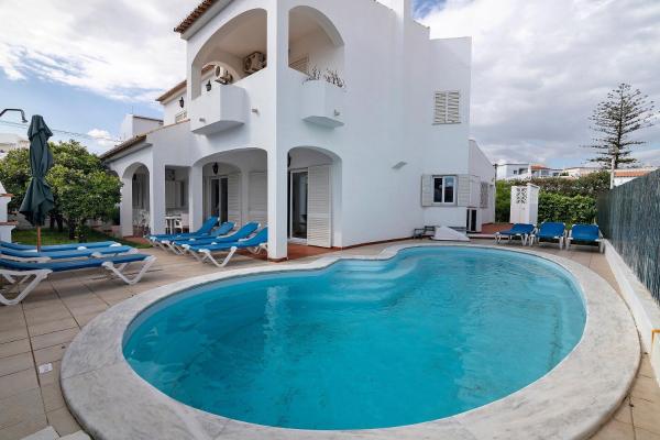 Villa Martins, Book  Albufeira hoteller med pool, Swimmingpool