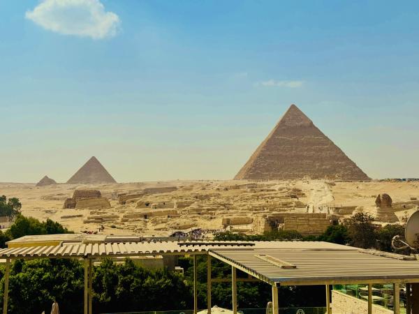 Giza Pyramids Hotel, Book  Giza 