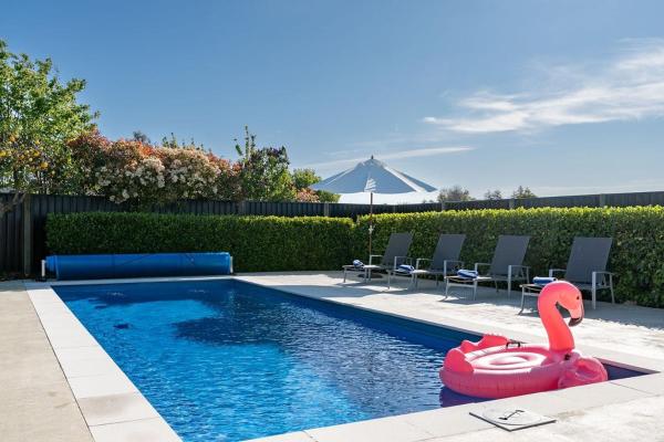 Sunset Villa, Book  Hoteller i Auckland Region med pool, Swimmingpool
