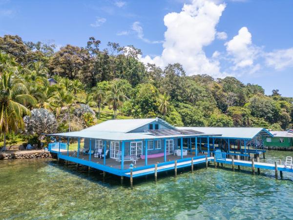 Hacienda Del Mar Confortable Villa Over the Water, Book  Loma Partida Bocas del Toro