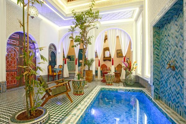 Riad Dar Lefna, Book  Marrakech-Tensift-Haouz hoteller med pool, Swimmingpool