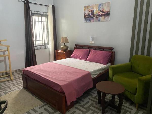 Résidence Le Petit Manoir, Book  Cotonou hoteller med parkering, Parkering