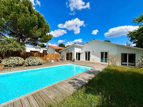 Villa Naïs, Book  Hoteller i Aquitaine med pool, Swimmingpool