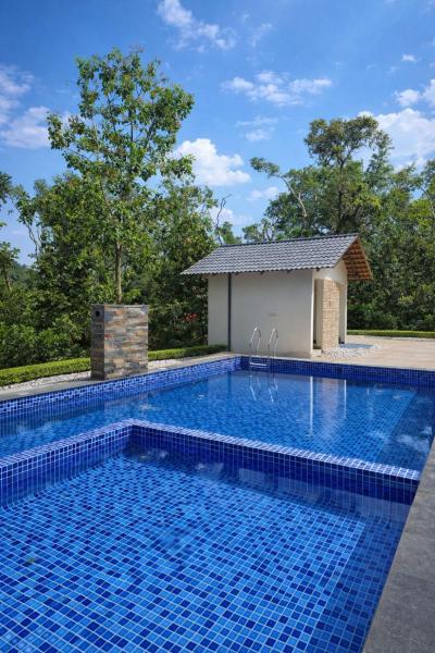 Good Earth Swimming Pool Homestay, Book  Avathi hoteller med parkering, Parkering