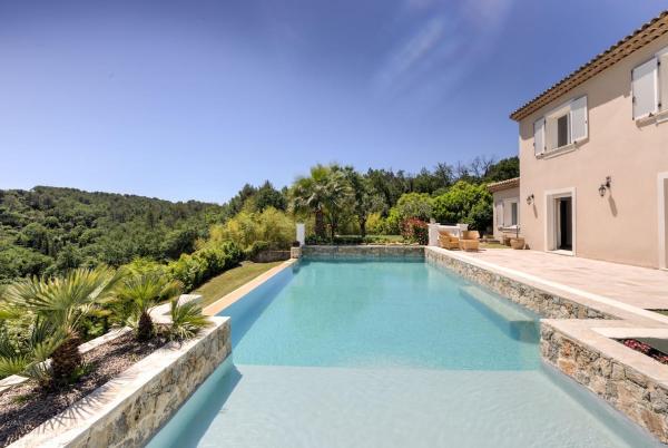 Villa de charme avec piscine, vue nature et salle de sport, Book  Rhône-Alps hoteller med pool, Swimmingpool