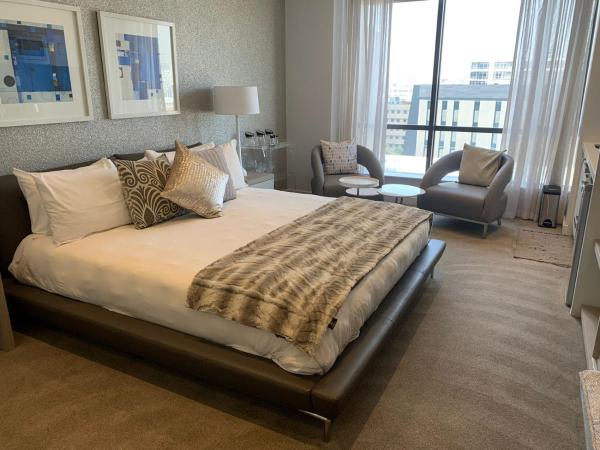 Sandton Skye SG Luxury, Book  Gauteng hoteller med parkering, Parkering
