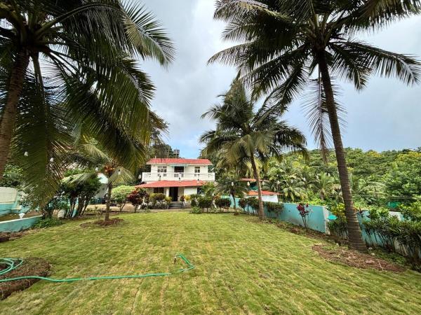 Hilltop Nest Cozy Villa with Hill & Forest Views, Book  Nogorcem Goa